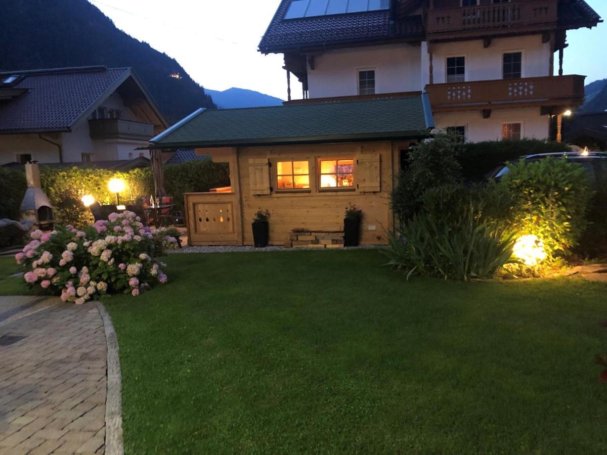 Apparthotel Sonnenhof Mayrhofen Exterior photo