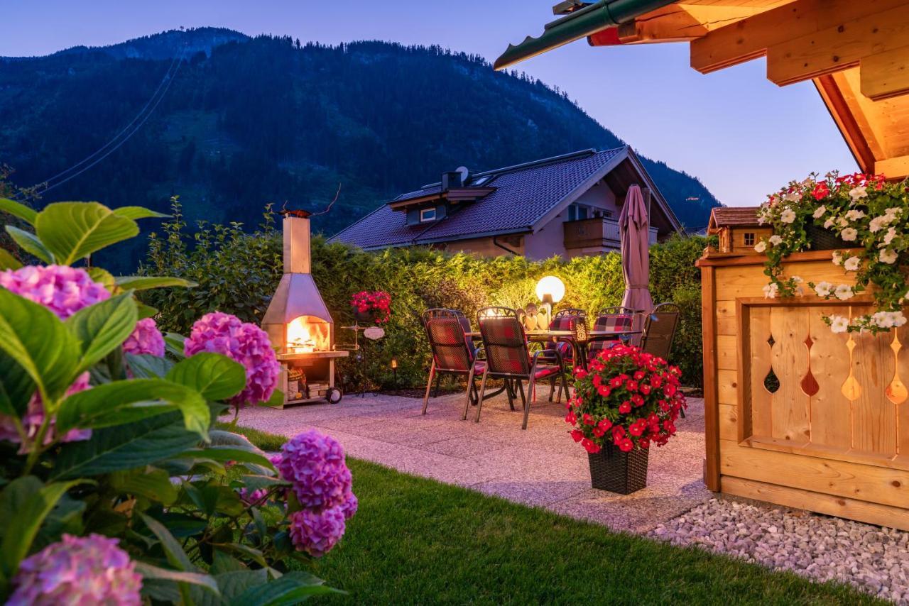 Apparthotel Sonnenhof Mayrhofen Exterior photo