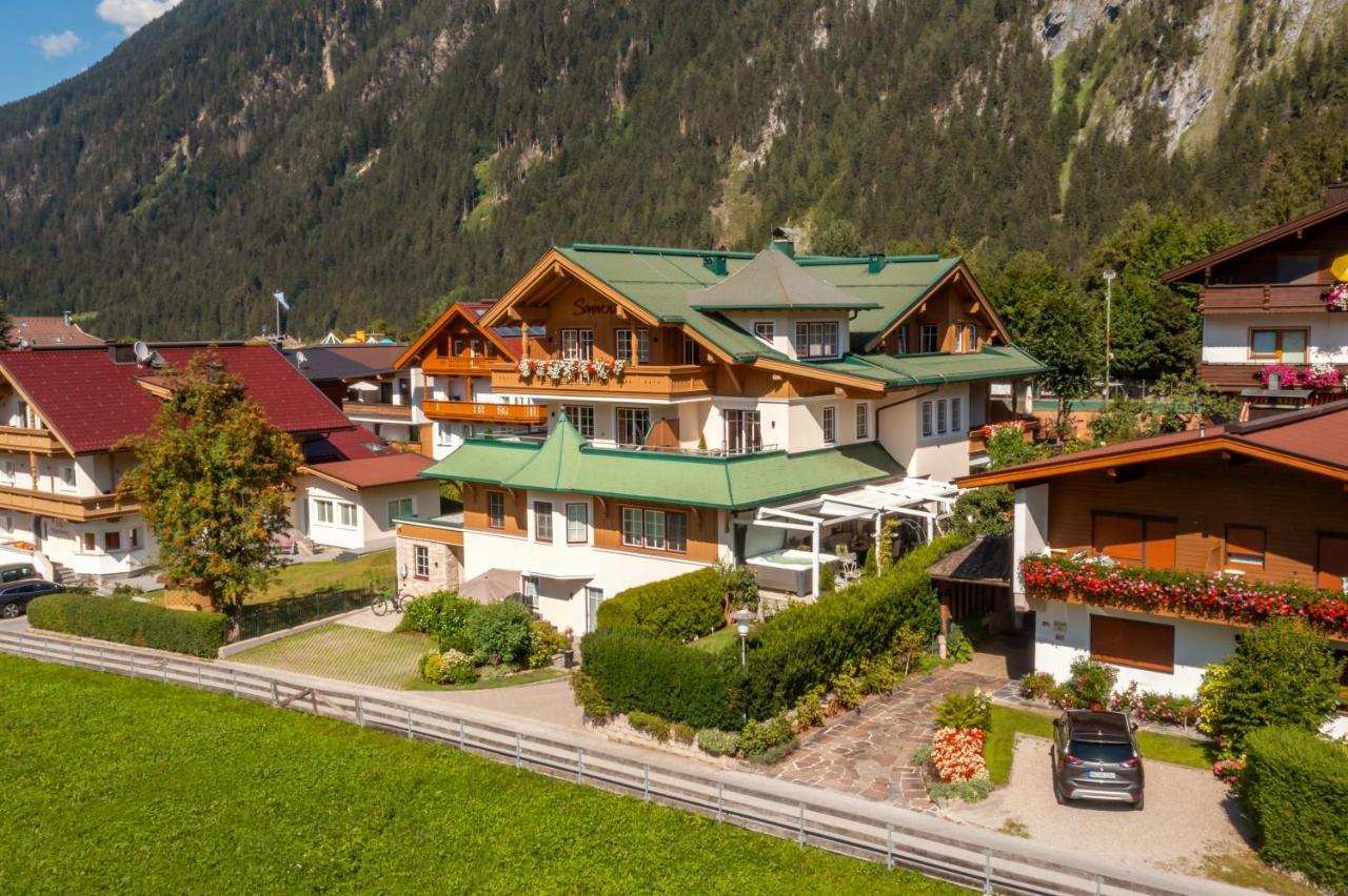 Apparthotel Sonnenhof Mayrhofen Exterior photo