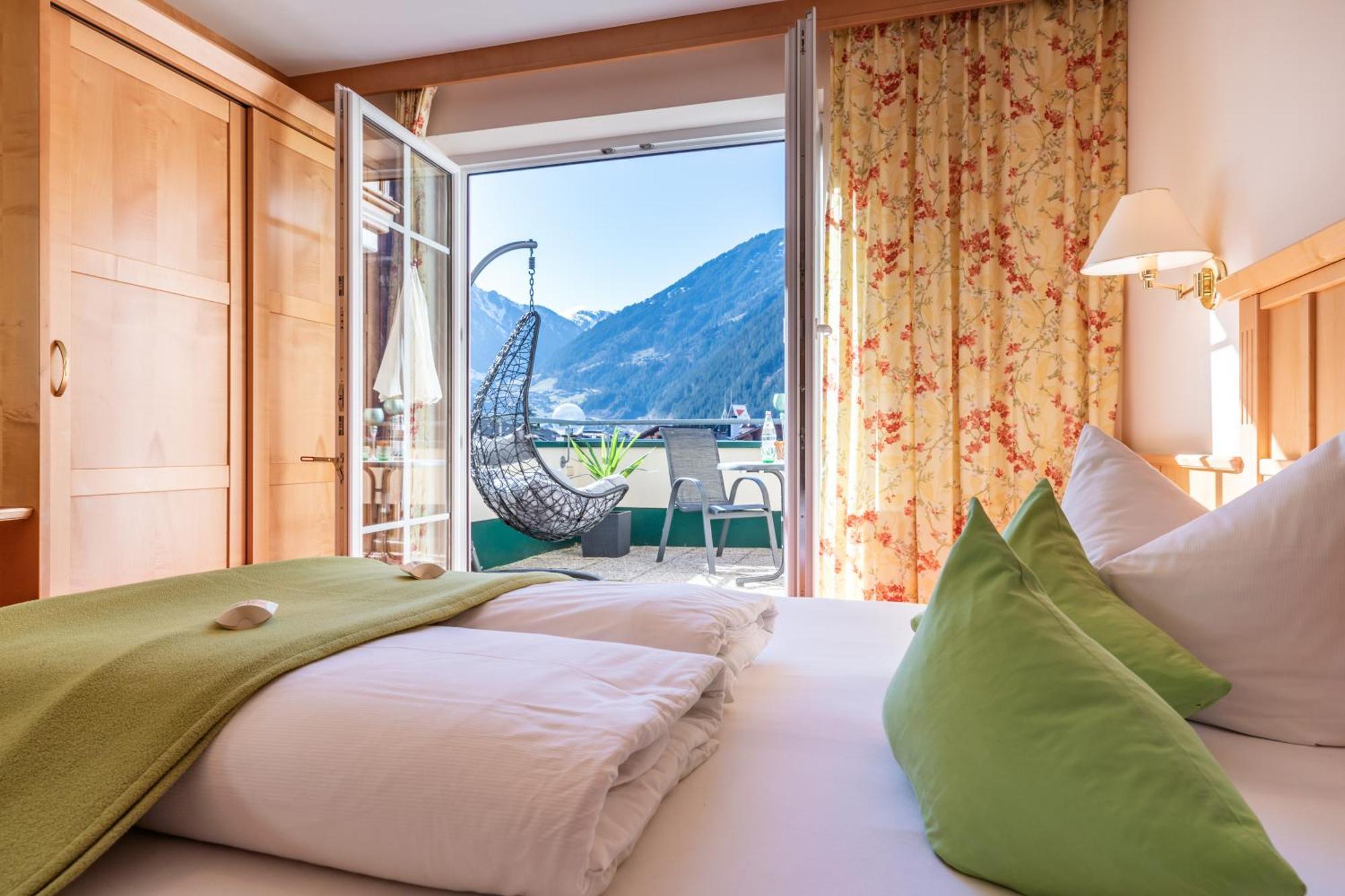 Apparthotel Sonnenhof Mayrhofen Exterior photo